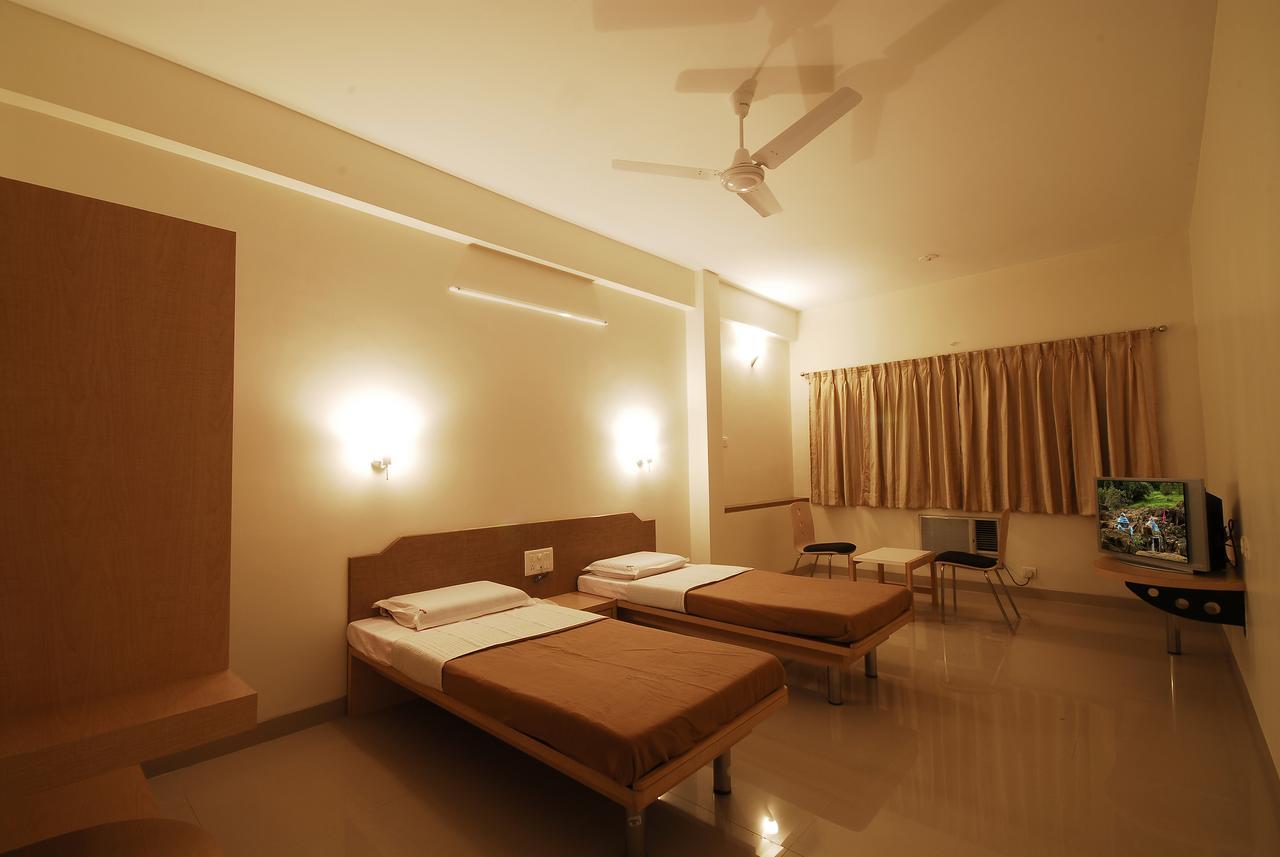 Hotel New Holiday Plaza Nashik Ngoại thất bức ảnh