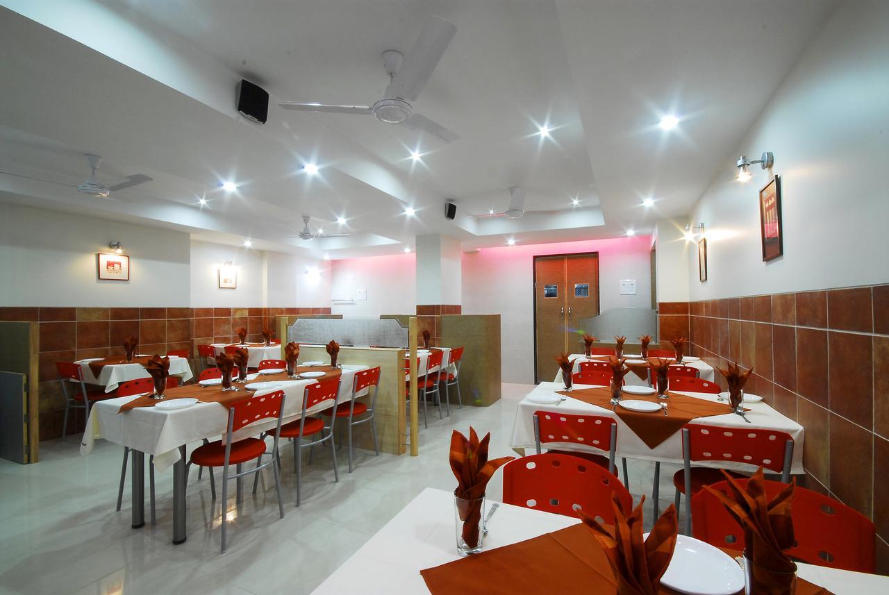 Hotel New Holiday Plaza Nashik Ngoại thất bức ảnh