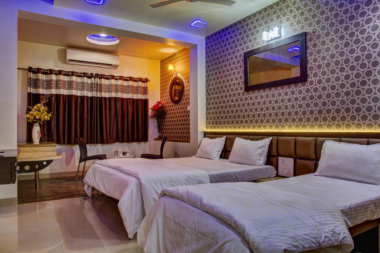 Hotel New Holiday Plaza Nashik Ngoại thất bức ảnh