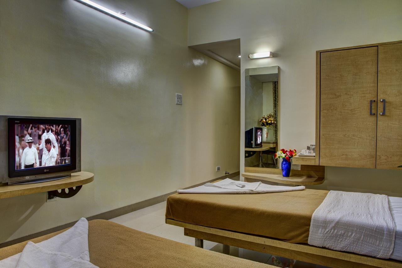 Hotel New Holiday Plaza Nashik Ngoại thất bức ảnh